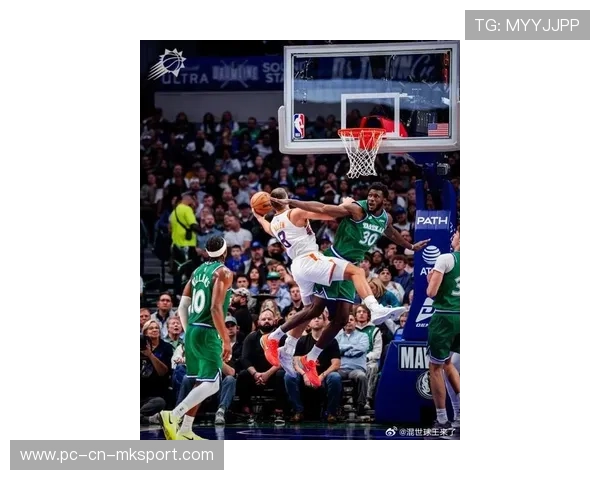 太阳布克连线队友攻破防守 太阳布克连线队友攻破防守