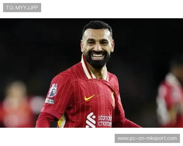 利物浦在前场疯狂压制，萨拉赫头球稍高